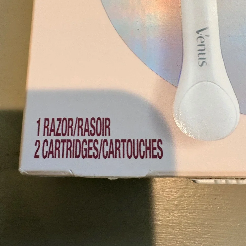 Gillette Venus Razor for Pubic Hair and Skin White 2 Cartridges NEW Grooming